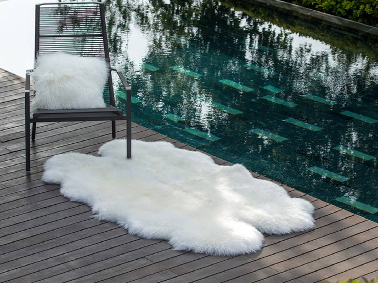 Sheepskin Rug: Wolf / Single (2'x3')