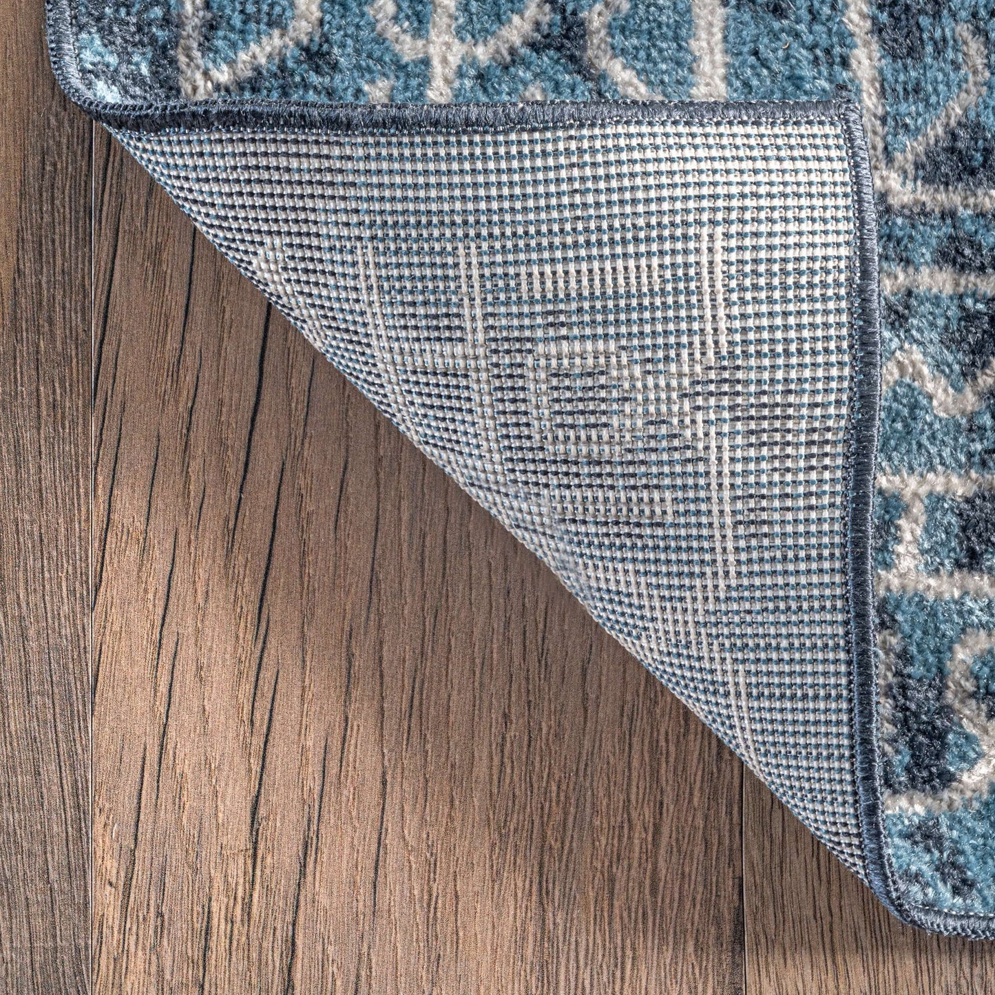 Prestyn Machine Washable Faded Tribal Trellis Area Rug: Grey / Rectangle / 5' x 8'