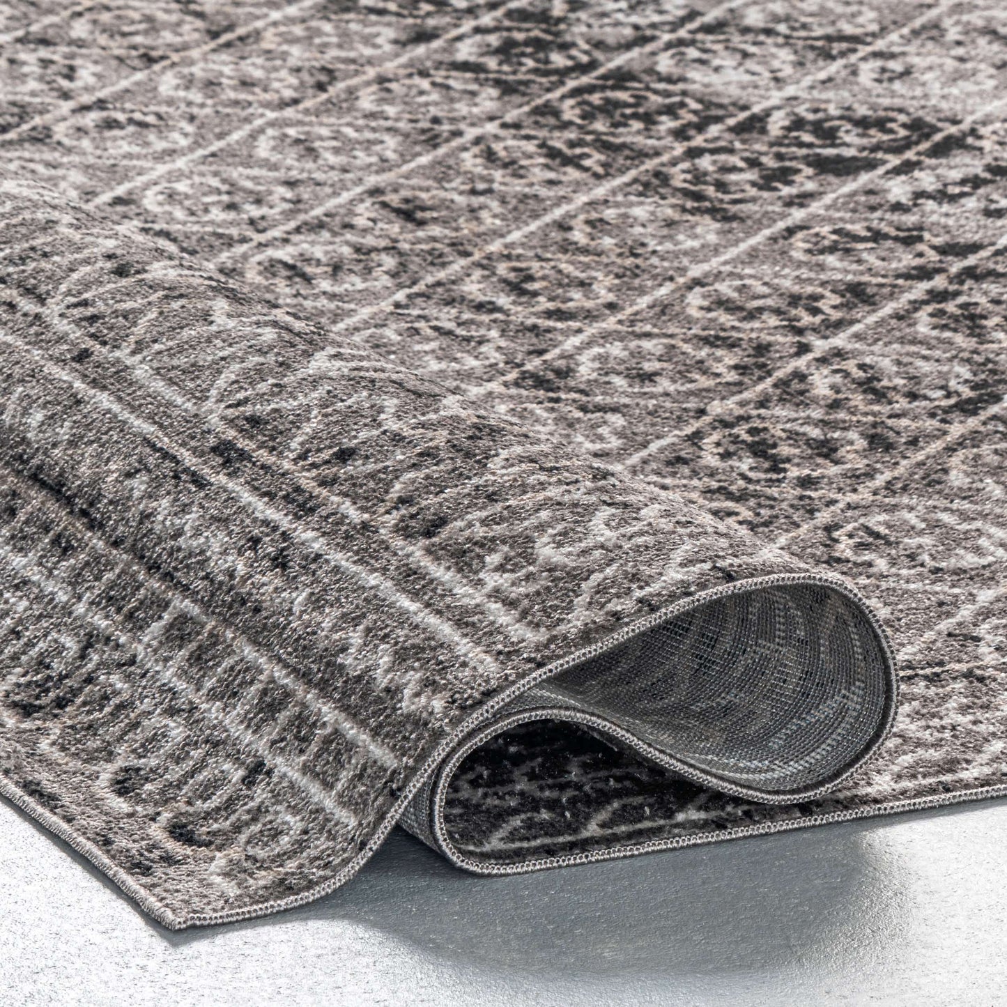 Prestyn Machine Washable Faded Tribal Trellis Area Rug: Grey / Rectangle / 5' x 8'